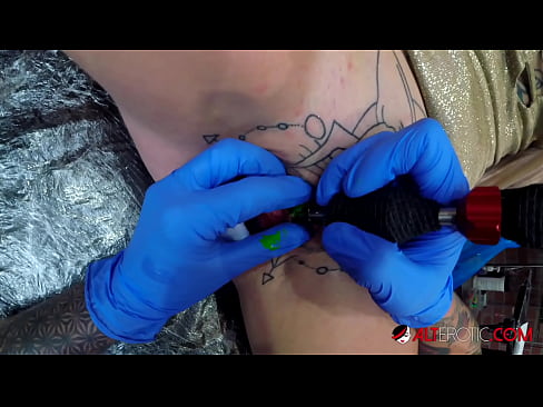 ❤️ Ekstreem tattooed hottie Sully Savage krige in tattoo op har klitoris ☑ Fucking video by ús fy.analytik24.ru ❤